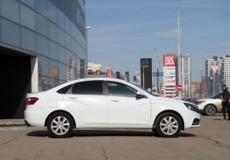 Подержанный автомобиль LADA (ВАЗ) Vesta Sedan 2020 года (4 фото)