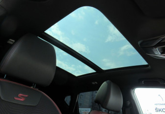 Подержанный автомобиль Geely Coolray 2023 года (20 фото)