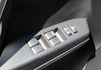 Подержанный автомобиль Toyota RAV4 2015 года (17 фото)
