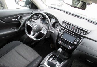 Подержанный автомобиль Nissan X-Trail 2019 года (18 фото)