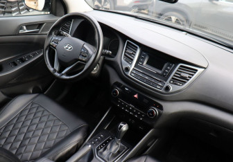 Подержанный автомобиль Hyundai Tucson 2016 года (16 фото)