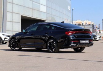 Подержанный автомобиль Kia K5 2021 года (7 фото)