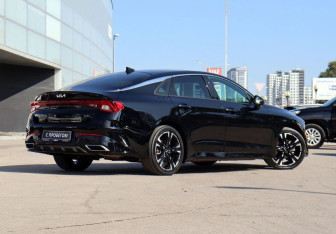 Подержанный автомобиль Kia K5 2021 года (5 фото)