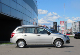 Подержанный автомобиль LADA (ВАЗ) Granta Wagon 2019 года (4 фото)
