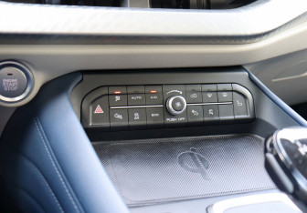 Подержанный автомобиль Haval F7 2024 года (19 фото)