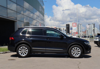 Подержанный автомобиль Volkswagen Tiguan 2018 года (4 фото)