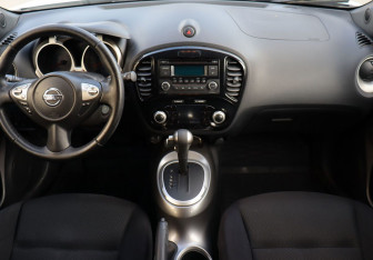 Подержанный автомобиль Nissan Juke 2013 года (16 фото)