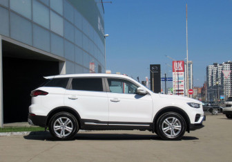 Подержанный автомобиль Geely Atlas Pro 2024 года (4 фото)