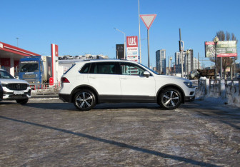 Подержанный автомобиль Volkswagen Tiguan 2018 года (4 фото)