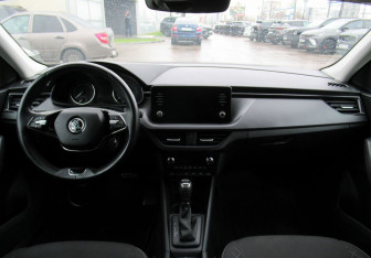 Подержанный автомобиль Skoda Rapid Liftback 2021 года (11 фото)