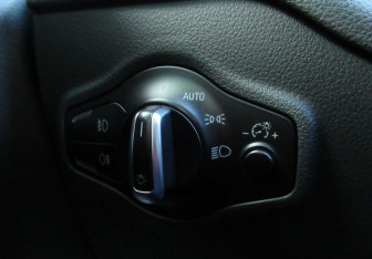 Подержанный автомобиль Audi Q5 2015 года (15 фото)