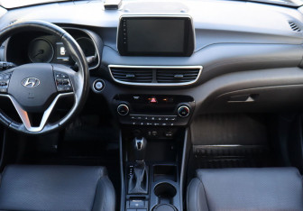 Подержанный автомобиль Hyundai Tucson 2018 года (15 фото)
