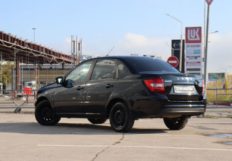 Подержанный автомобиль LADA (ВАЗ) Granta Sedan 2023 года (7 фото)
