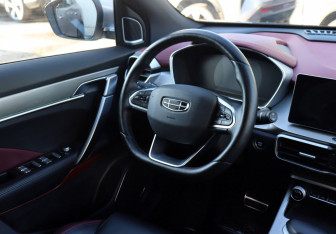 Подержанный автомобиль Geely Coolray 2023 года (15 фото)