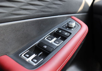 Подержанный автомобиль Geely Coolray 2024 года (17 фото)