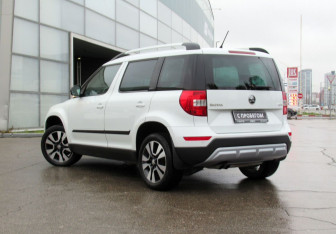 Подержанный автомобиль Skoda Yeti 2015 года (7 фото)