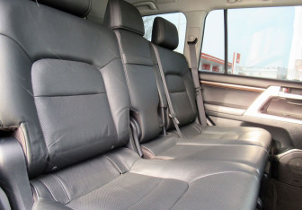 Подержанный автомобиль Toyota Land Cruiser Suv 2020 года (11 фото)