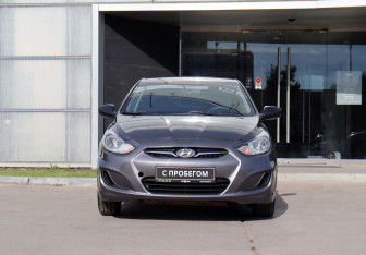 Подержанный автомобиль Hyundai Solaris Sedan 2011 года (2 фото)