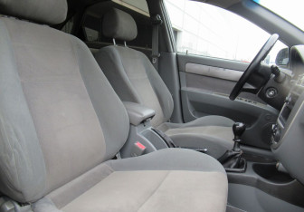 Подержанный автомобиль Chevrolet Lacetti Sedan 2007 года (15 фото)