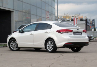 Подержанный автомобиль Kia Cerato Sedan 2018 года (7 фото)