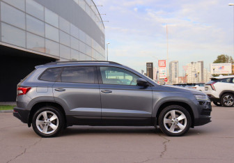 Подержанный автомобиль Skoda Karoq 2021 года (4 фото)