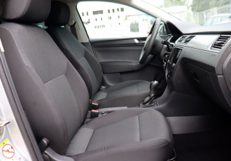 Подержанный автомобиль Skoda Rapid Liftback 2018 года (12 фото)