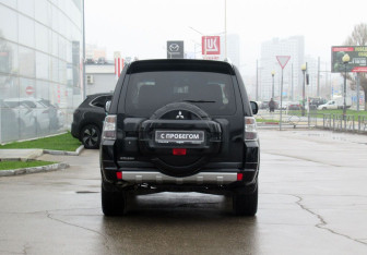 Подержанный автомобиль Mitsubishi Pajero 2008 года (6 фото)