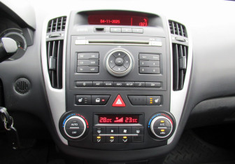 Подержанный автомобиль Kia Ceed Wagon 2011 года (16 фото)