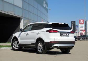 Подержанный автомобиль Geely Atlas Pro 2024 года (7 фото)