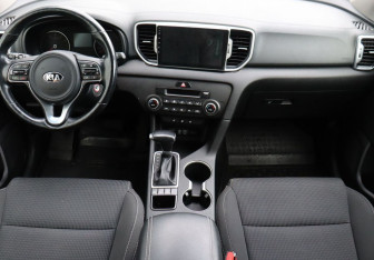Подержанный автомобиль Kia Sportage 2017 года (19 фото)