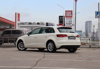 Подержанный автомобиль Audi A3 Hatchback 2014 года (7 фото)
