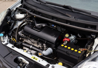 Подержанный автомобиль Nissan Note 2013 года (11 фото)