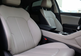 Подержанный автомобиль Kia K5 2022 года (20 фото)