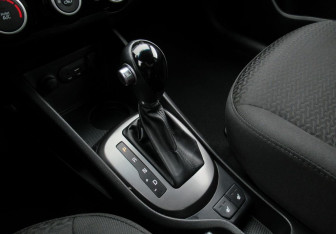 Подержанный автомобиль Kia Rio Sedan 2016 года (16 фото)