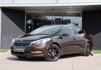 Подержанный автомобиль Kia Cerato Sedan 2015 года (1 фото)