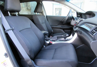 Подержанный автомобиль Honda Accord Sedan 2013 года (10 фото)