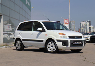 Подержанный автомобиль Ford Fusion 2007 года (3 фото)