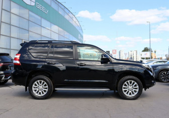 Подержанный автомобиль Toyota Land Cruiser Prado 2017 года (4 фото)