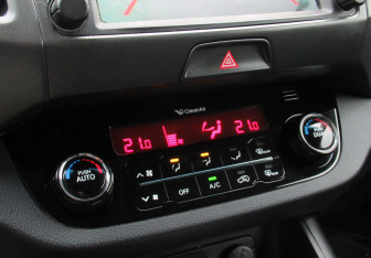 Подержанный автомобиль Kia Sportage 2012 года (17 фото)