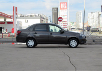 Подержанный автомобиль LADA (ВАЗ) Granta Sedan 2022 года (4 фото)