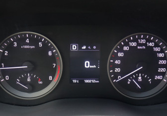 Подержанный автомобиль Hyundai Tucson 2016 года (12 фото)