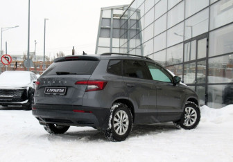 Подержанный автомобиль Skoda Karoq 2021 года (5 фото)