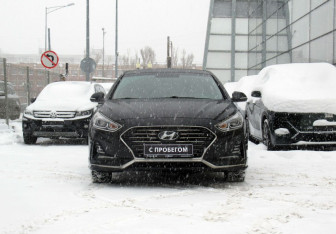 Подержанный автомобиль Hyundai Sonata 2017 года (2 фото)