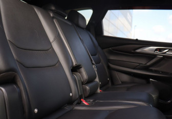 Подержанный автомобиль Mazda CX-9 2018 года (10 фото)