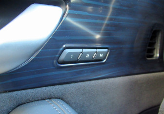 Подержанный автомобиль Geely Monjaro 2025 года (17 фото)