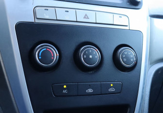 Подержанный автомобиль Geely Emgrand X7 2014 года (16 фото)