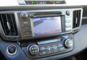 Подержанный автомобиль Toyota RAV4 2013 года (19 фото)