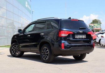 Подержанный автомобиль Kia Sorento 2017 года (7 фото)