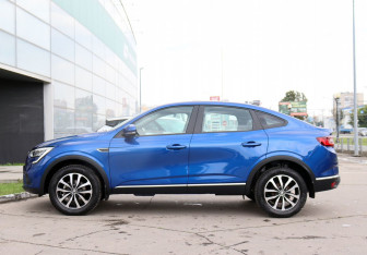 Подержанный автомобиль Renault Arkana 2022 года (8 фото)