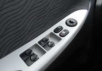 Подержанный автомобиль Hyundai Solaris Sedan 2011 года (18 фото)